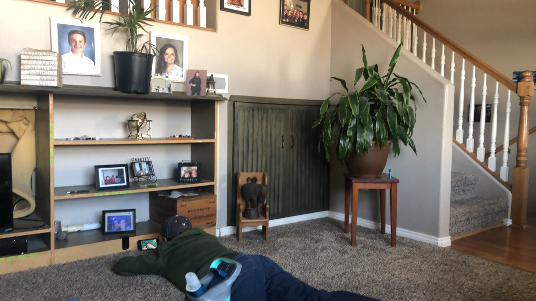 While Nick was changing the oil on the van over at his parents, Deanna stayed home and was able to clean up all of Christmas because the shed is finally unfrozen