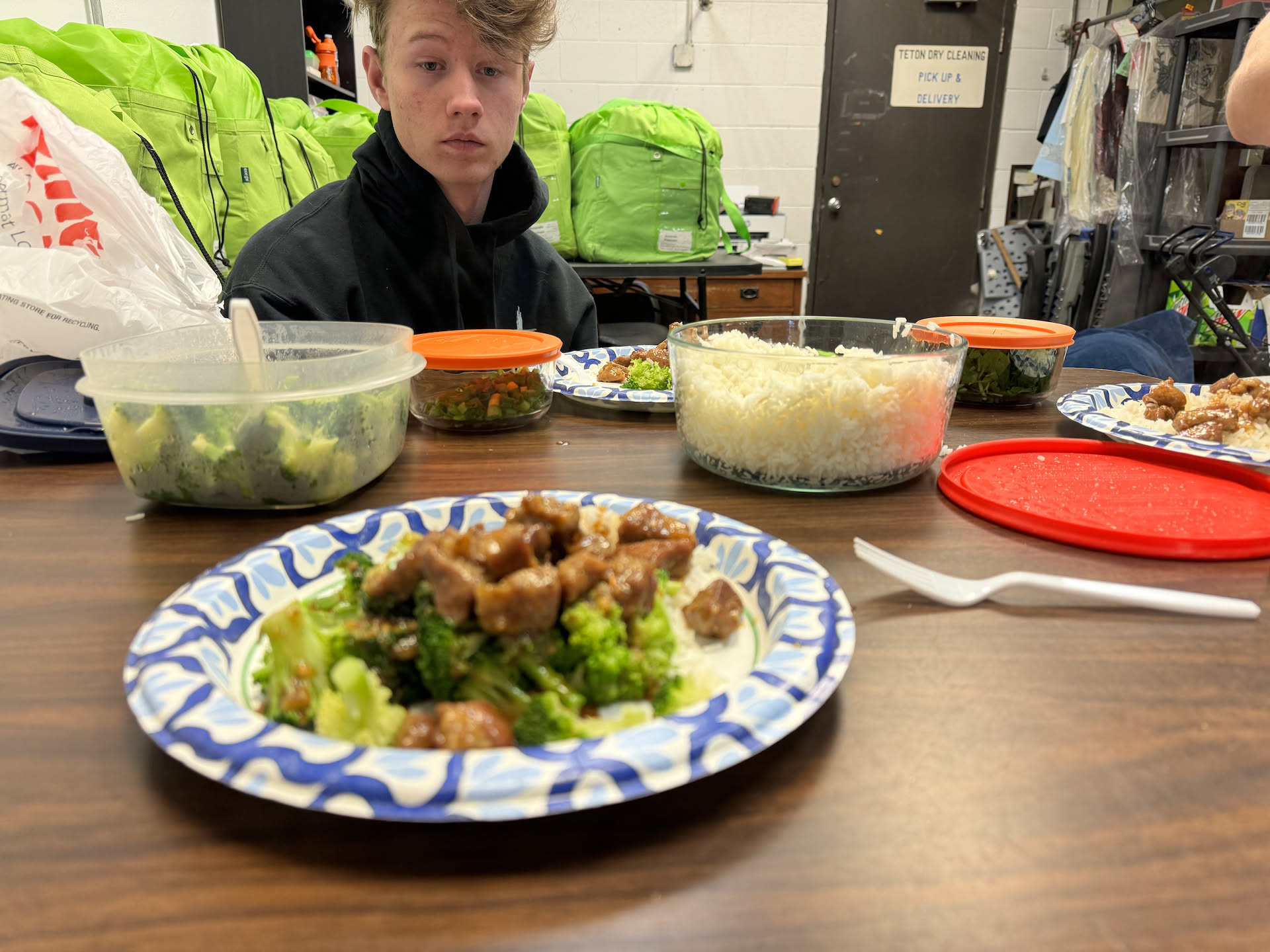 Calm down Avery… Deanna has the same dinner you do!