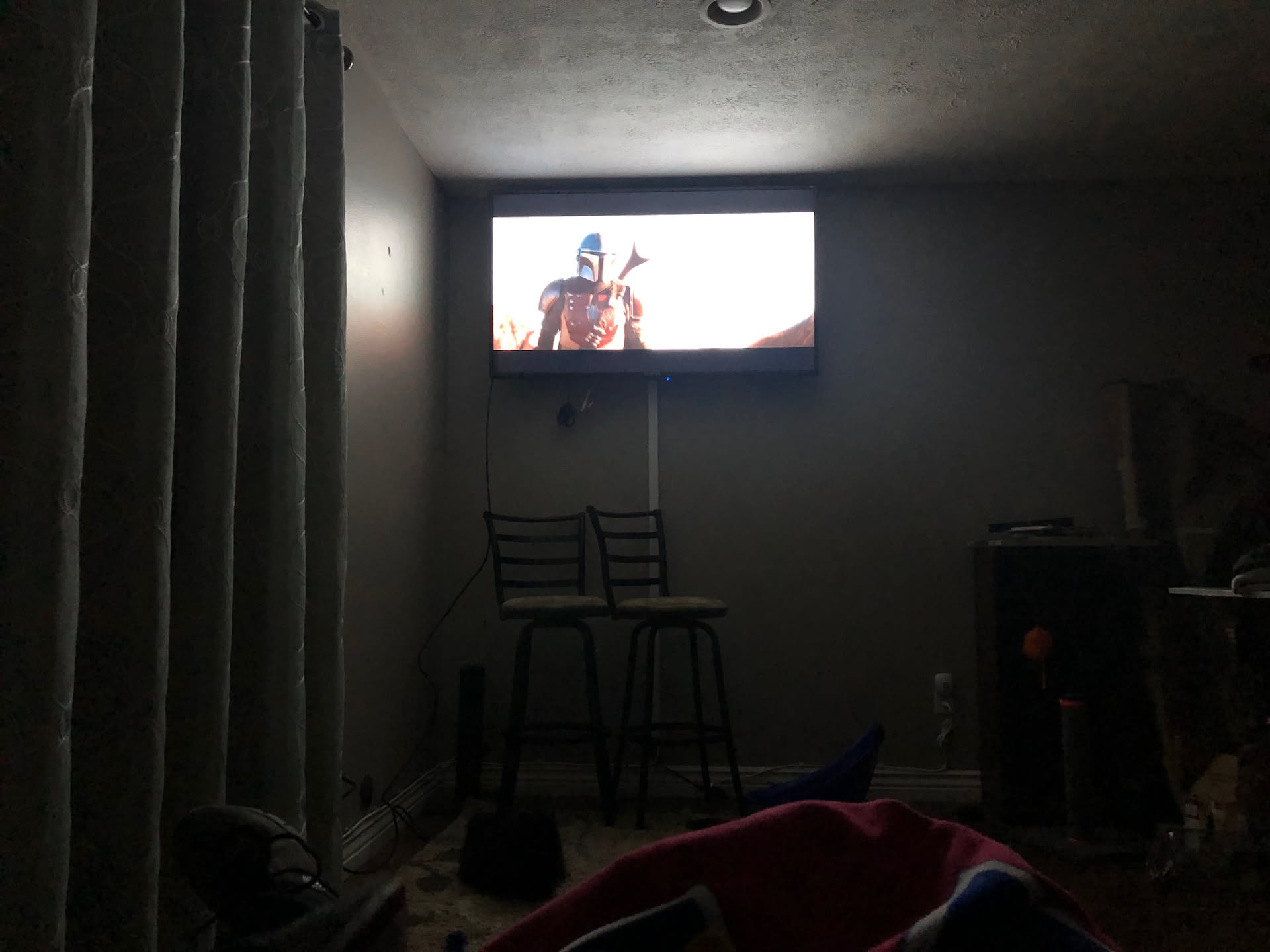 Finished the evening watching a few episodes of the new The Mandalorian.