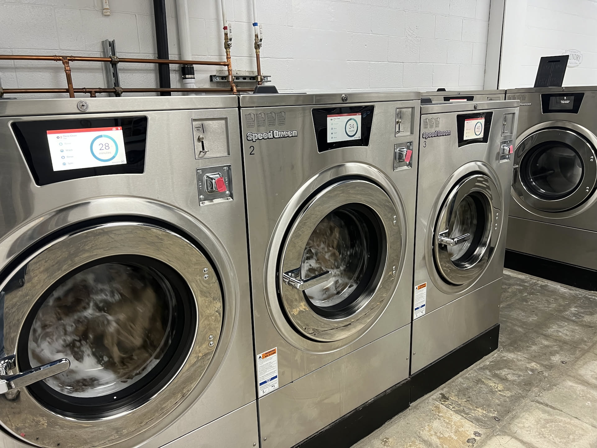 Its Nick’s turn to watch the laundromat, and also the day a lot of evening washing is needed… he just went ahead and took a bunch of washer up to get it over with lol.