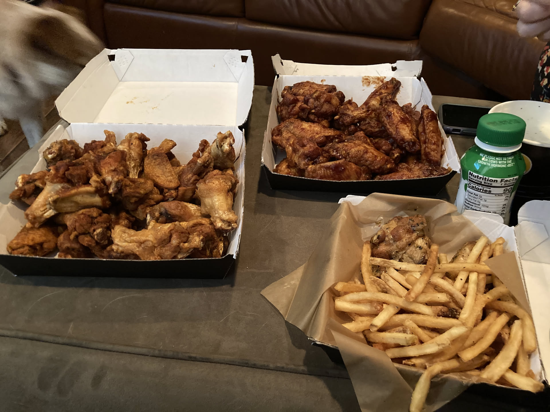 For dinner, Deanna and Airalynn ordered Buffalo Wild Wings… mmm