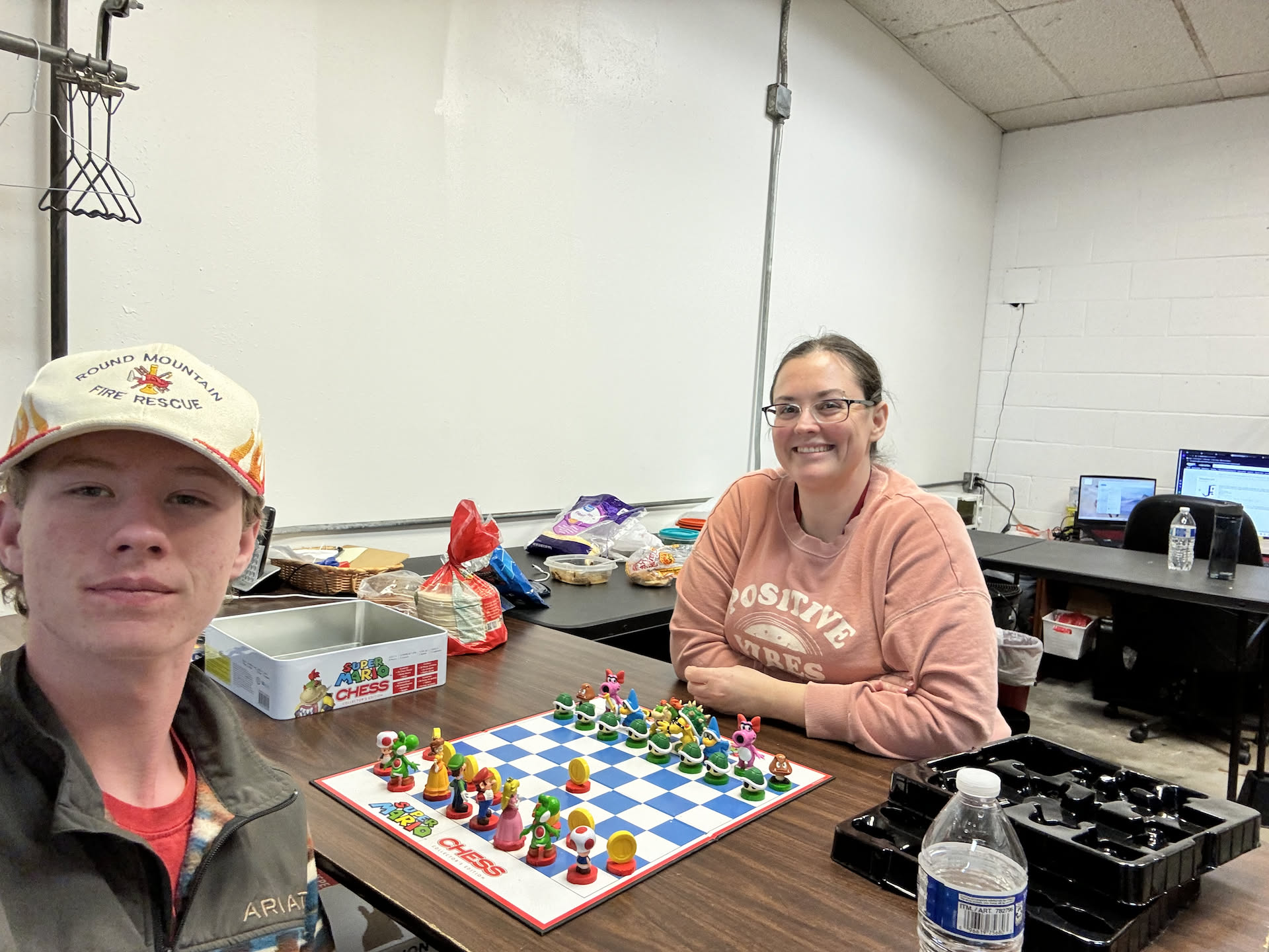 We had an employee quit on us tonight, so we ended having to work until close… to take advantage, Deanna and Avery played some chess.