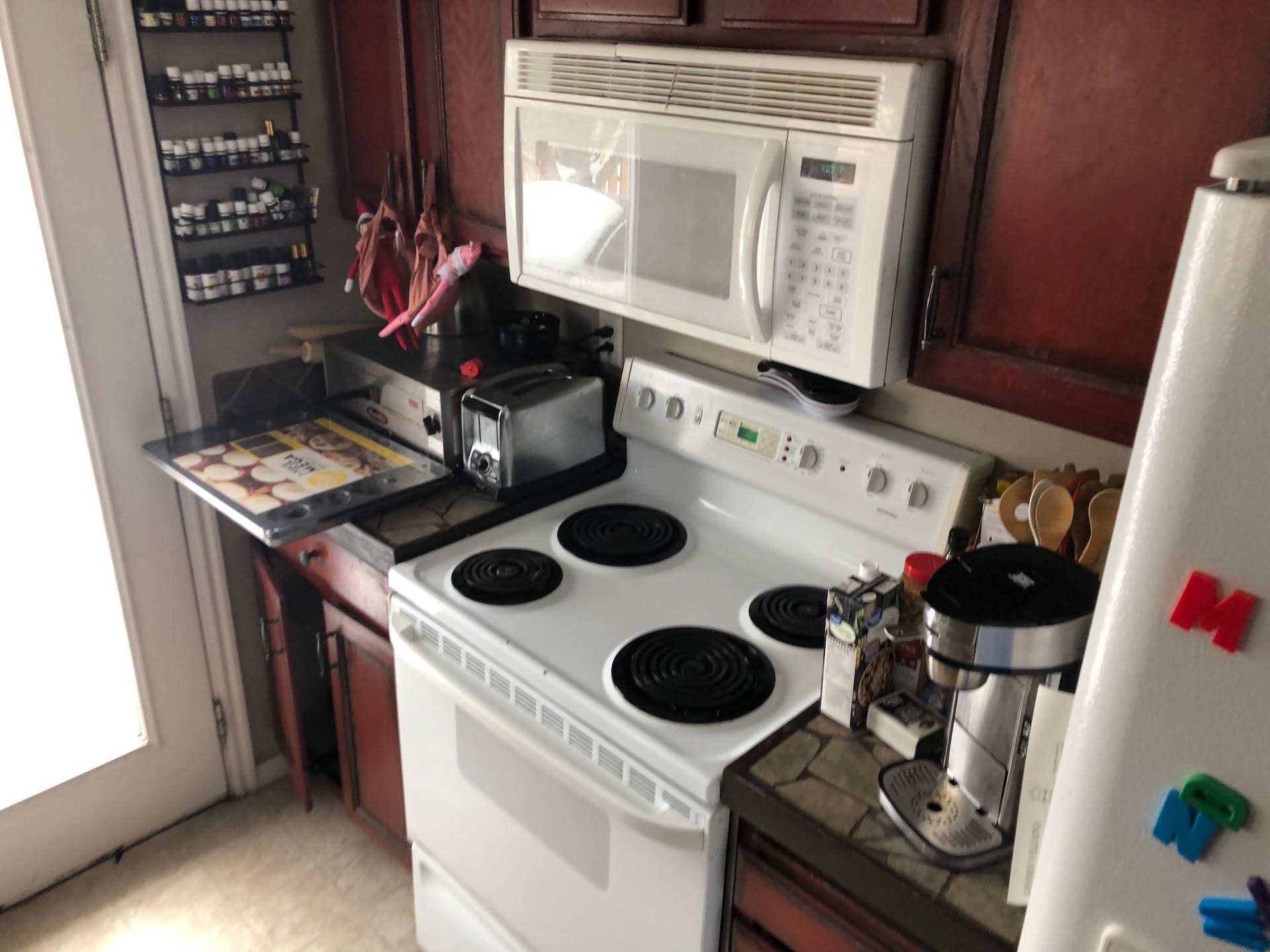Yes, even cleaned the stove lol.