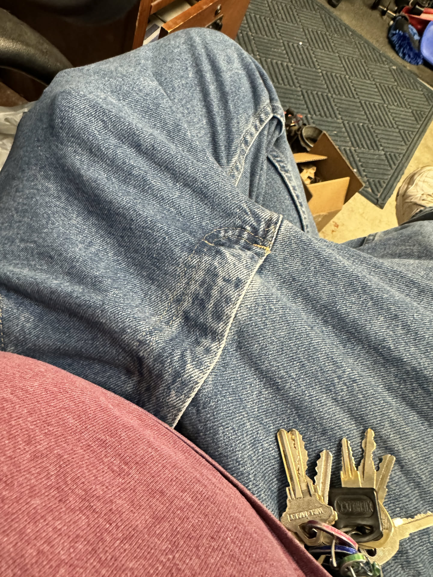 When Deanna handed Nick her phone to take those last two pictures, he took a pic of his crotch for her to find later. LMAO