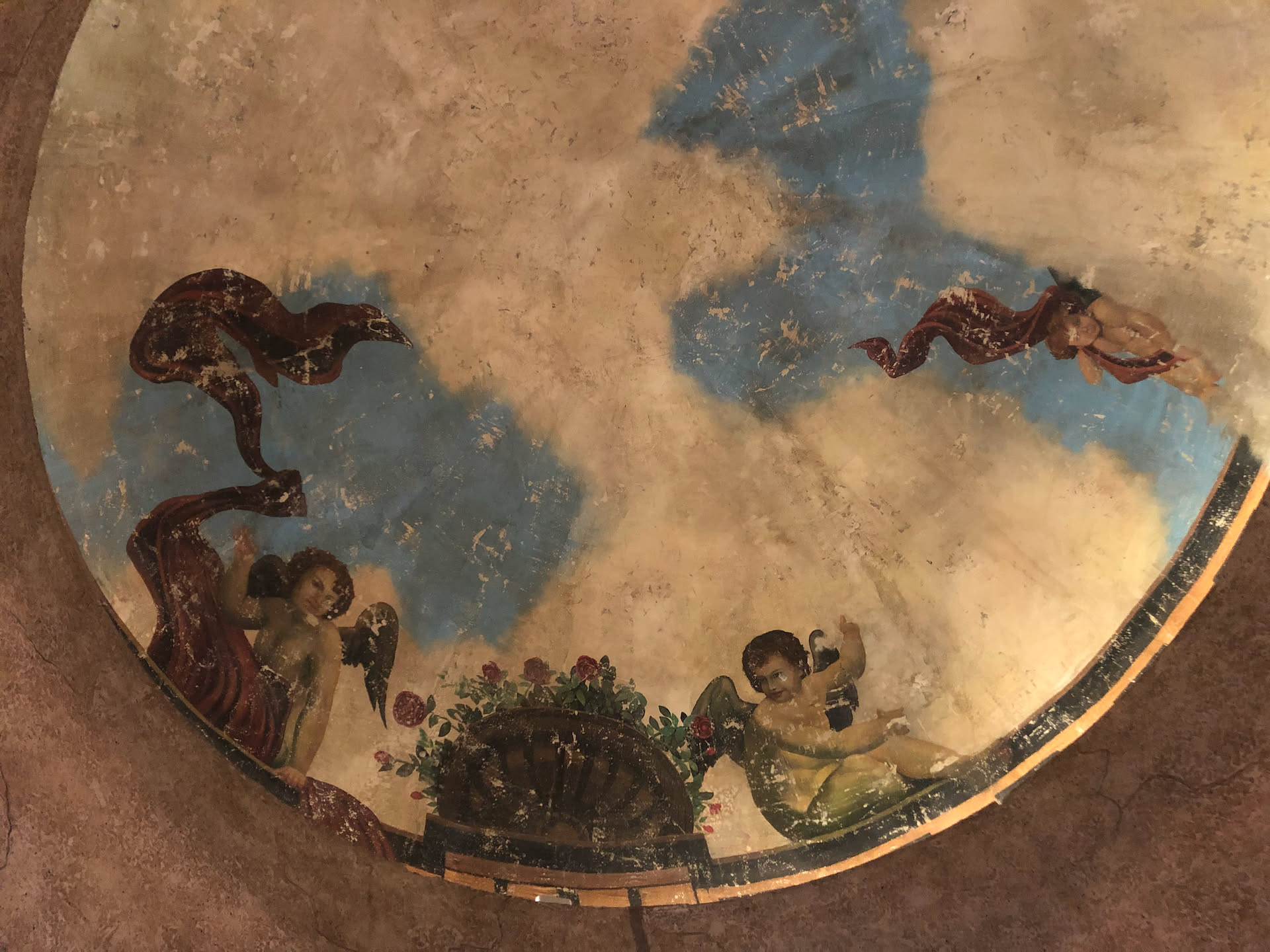 This is the dome above the bed.. the room was magical.
