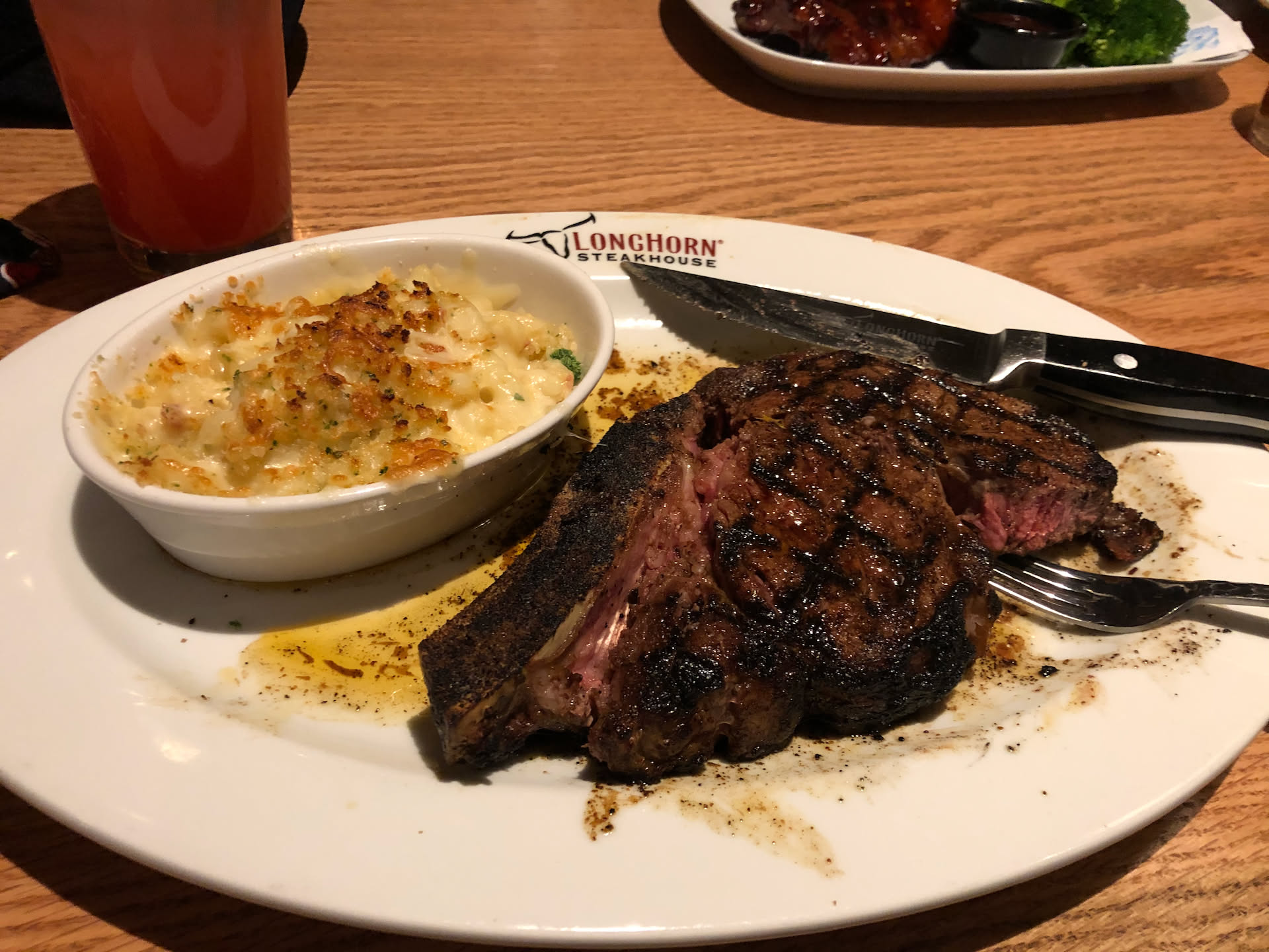 20oz Ribeye and mac-n-cheese… mmmm