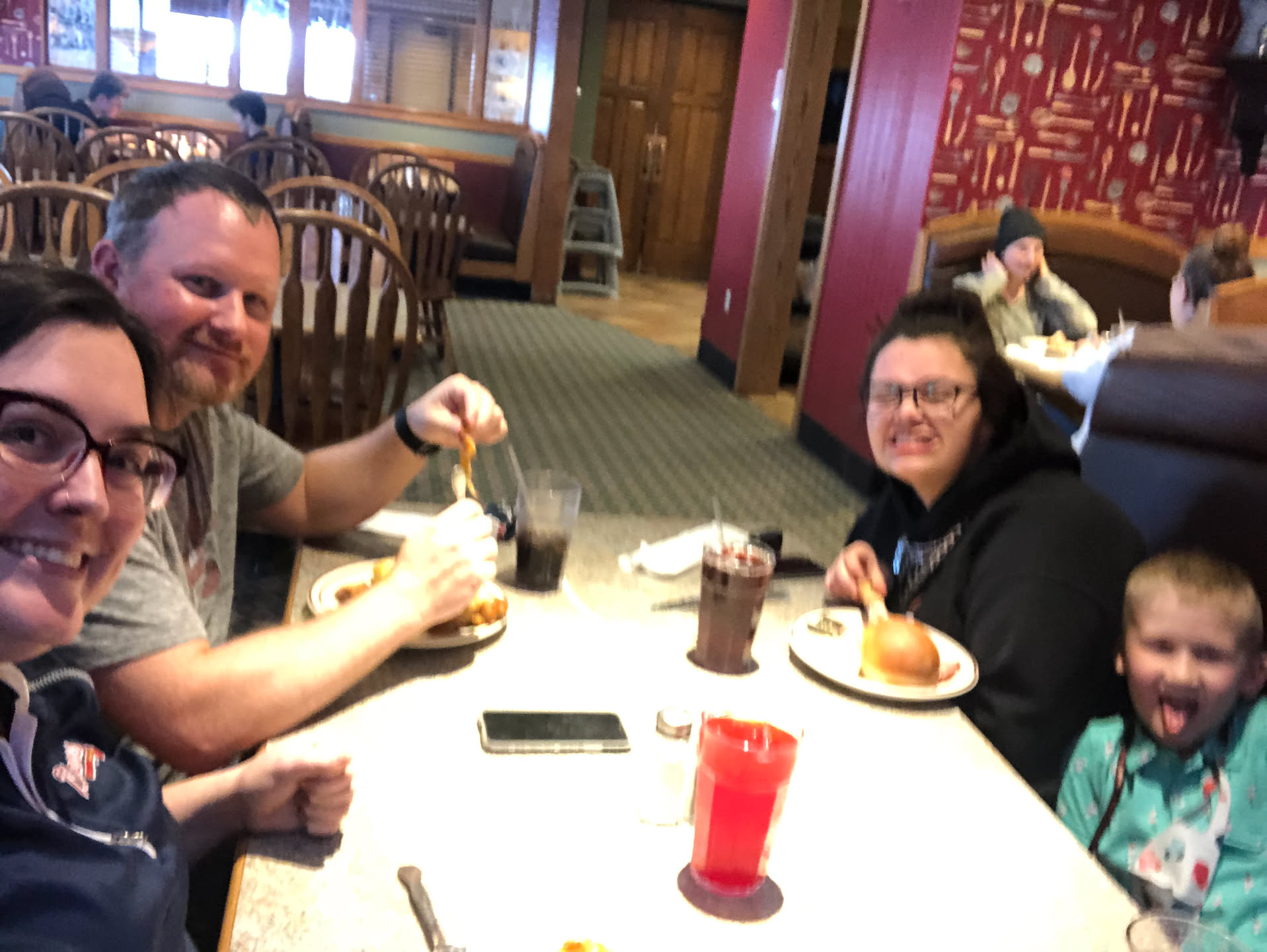 For dinner, Deanna took us to Chuck-A-Rama, yea our diet is splendid!