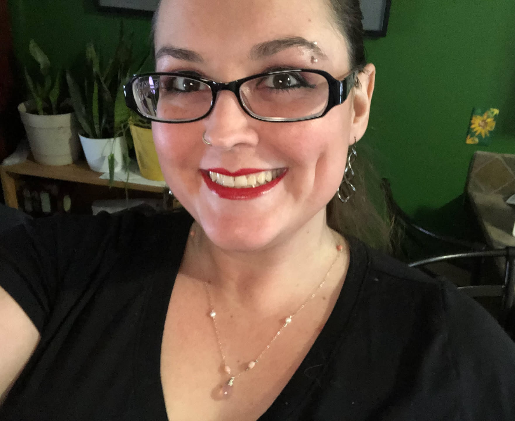 While Nick was getting his cooler ready, Deanna was in making herself beautiful.