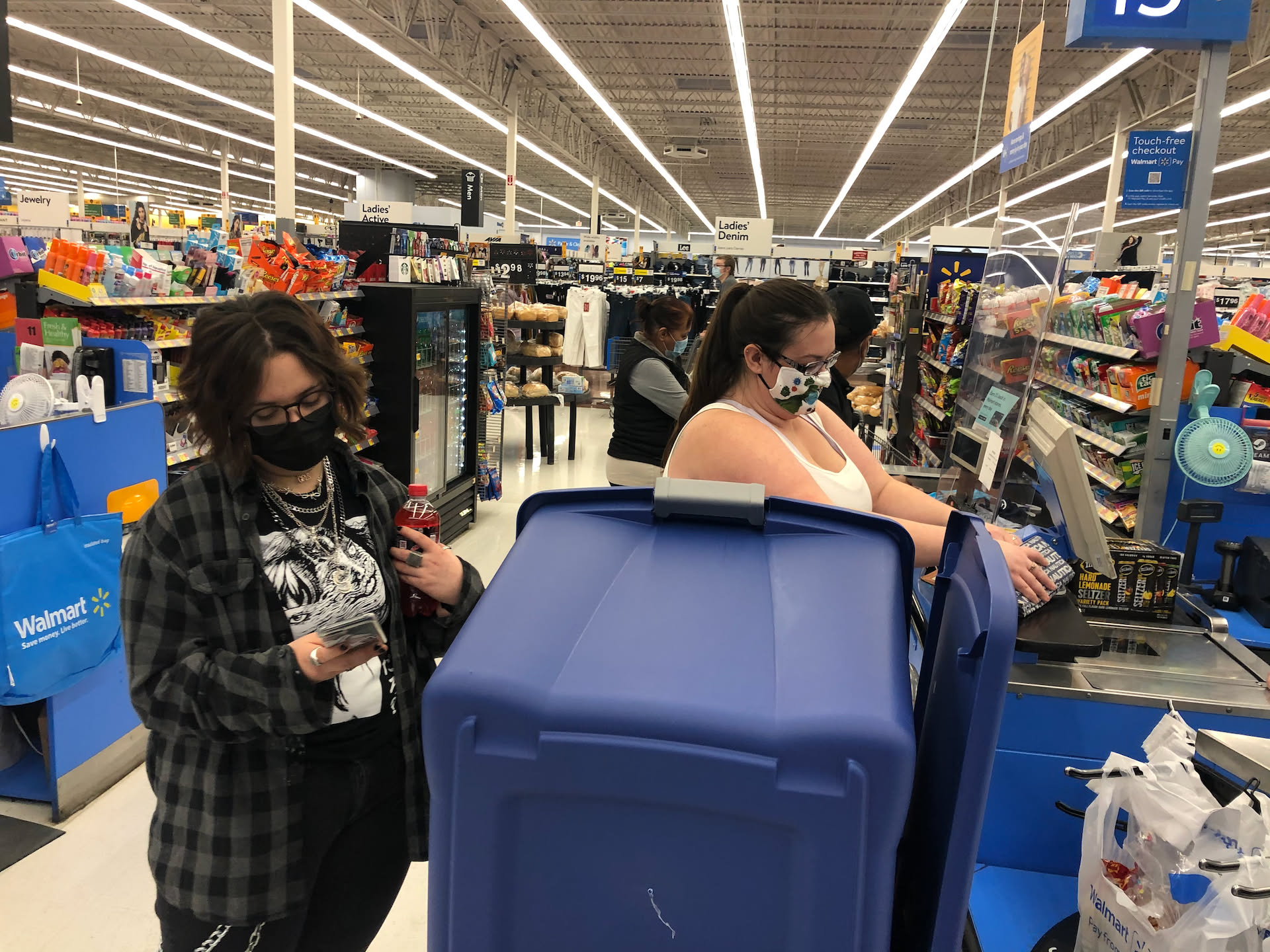 Had to do some Wal-Mart shopping today. Deanna got some more tubs for organizing.