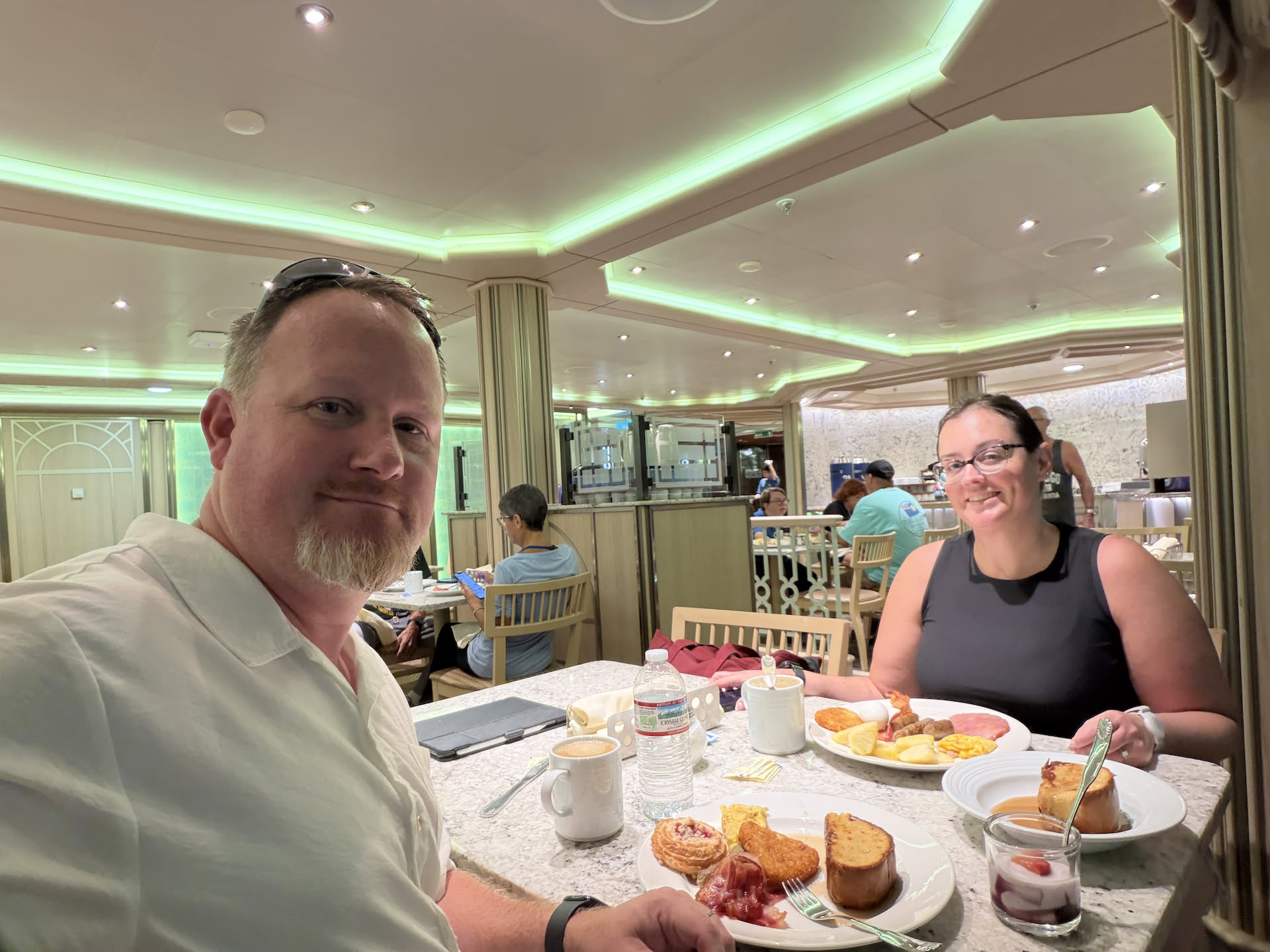 Very early breakfast because we have to say goodbye this morning 😭
