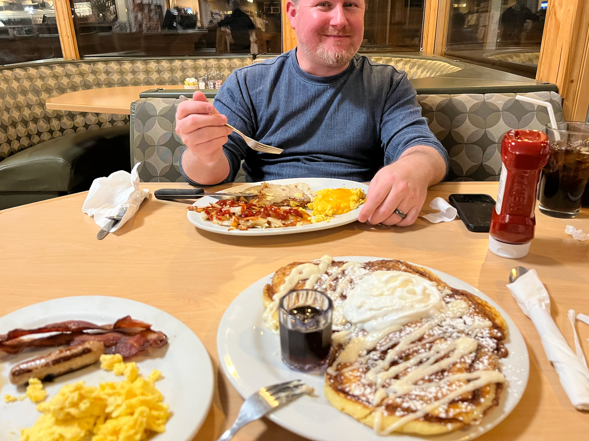 After the soaking for hours, we drove to Pocatello to have a big dinner at Elmer’s.