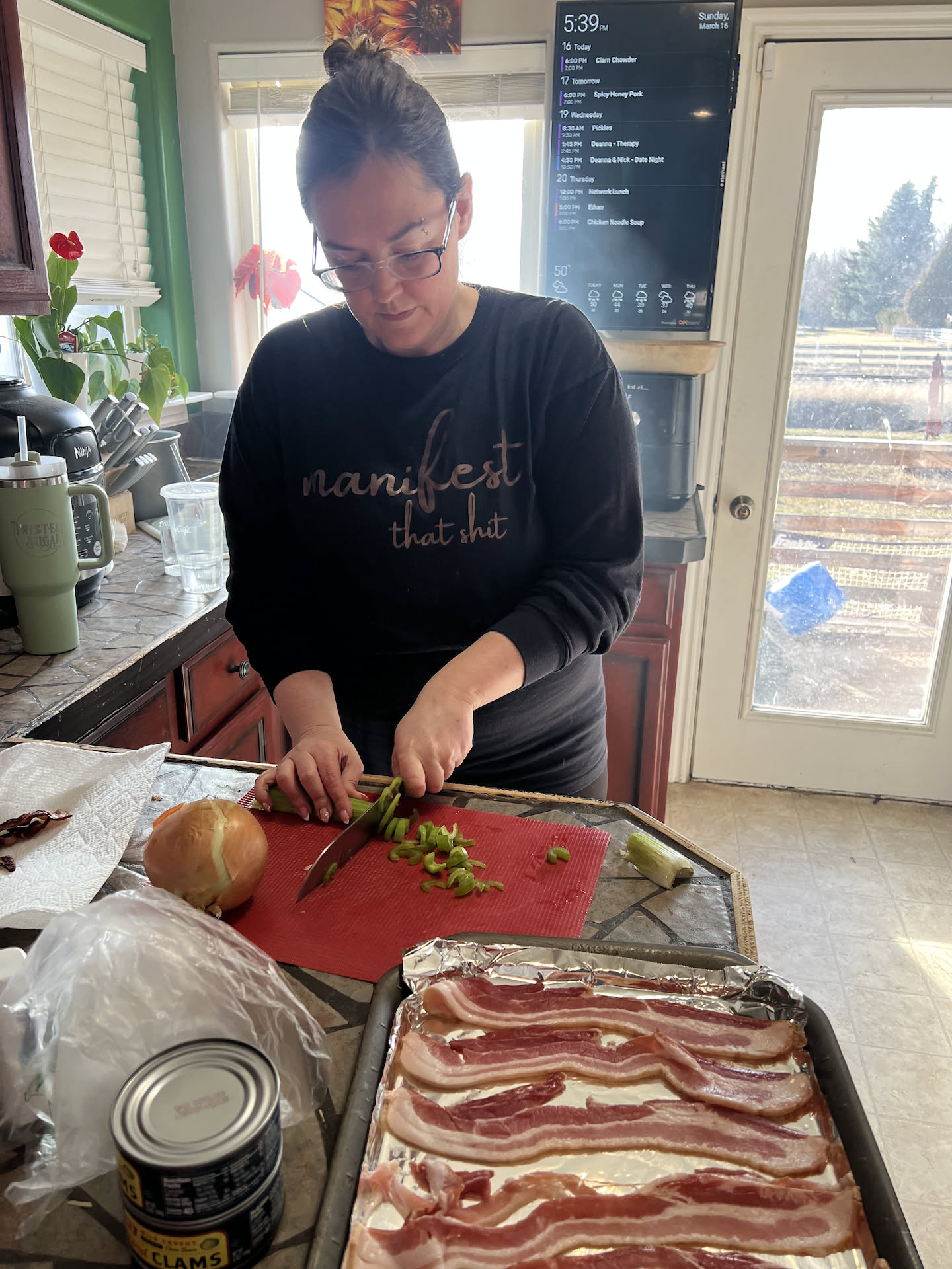 Deanna is making clam chowder for dinner… mmmm